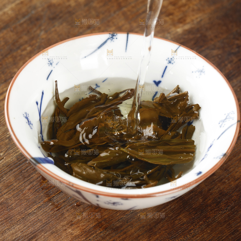 木底上的云南红茶