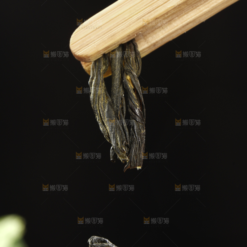 木底上的云南红茶
