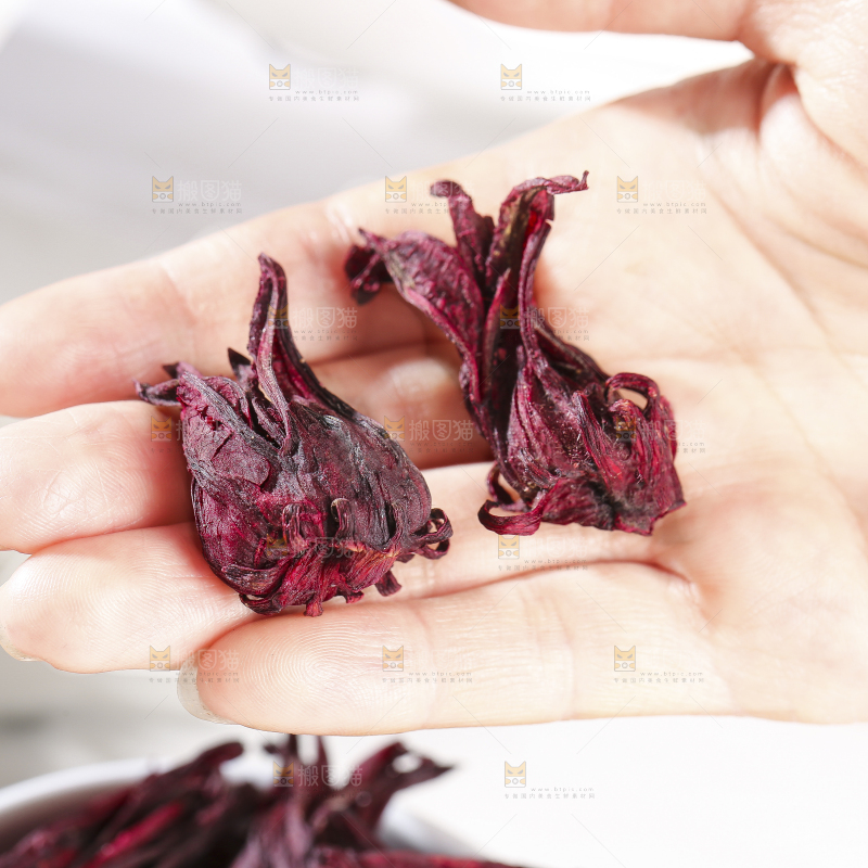 浅底上的洛神花茶