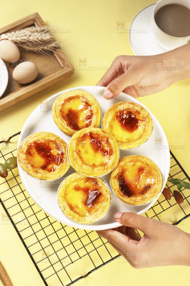 浅底上的葡式蛋挞
