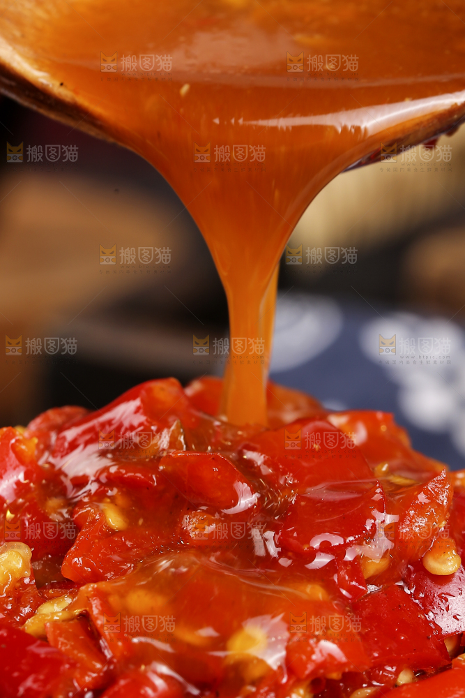 深底上的剁辣椒