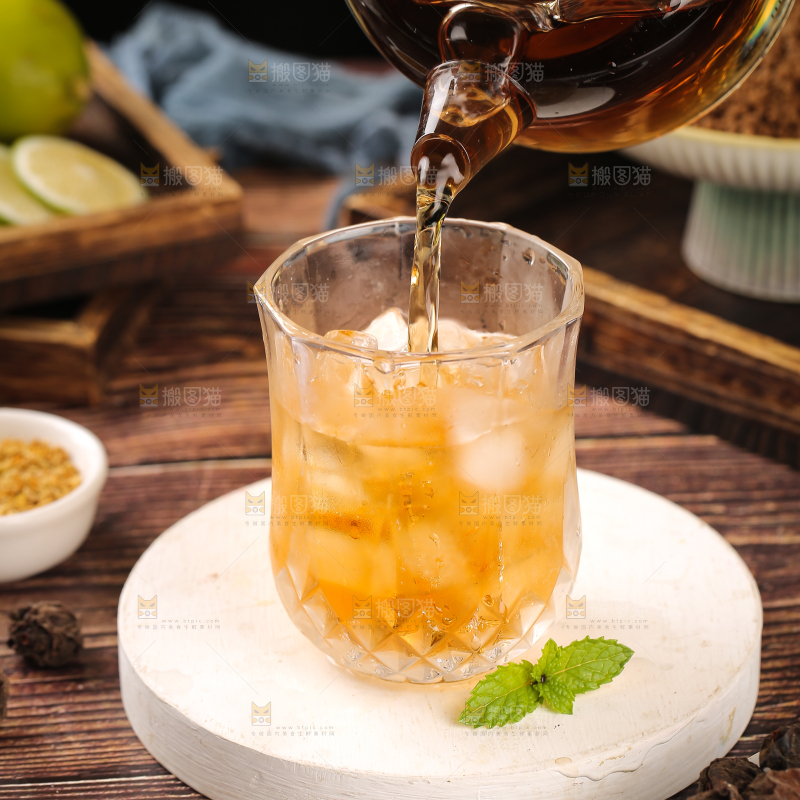 深底上的酸梅汤