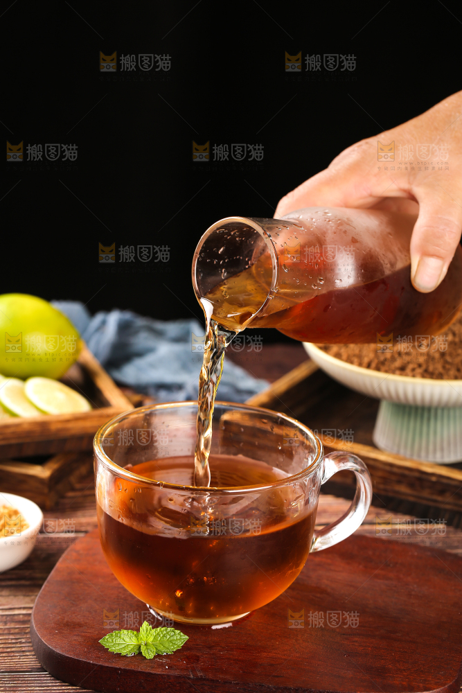 深底上的酸梅汤