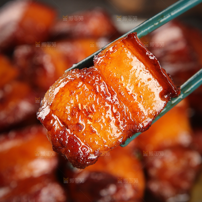 深底上的红烧肉