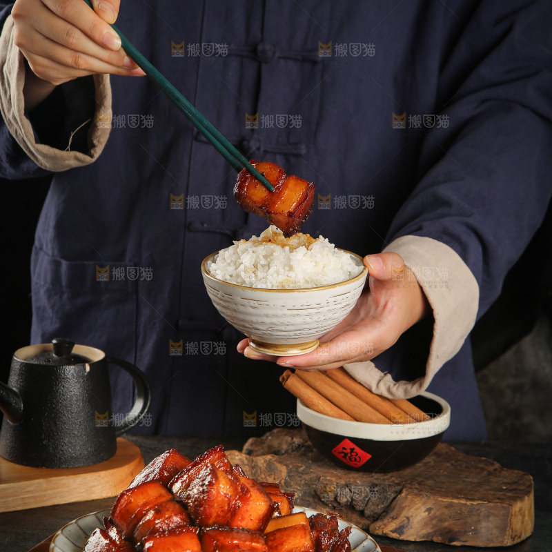 深底上的红烧肉
