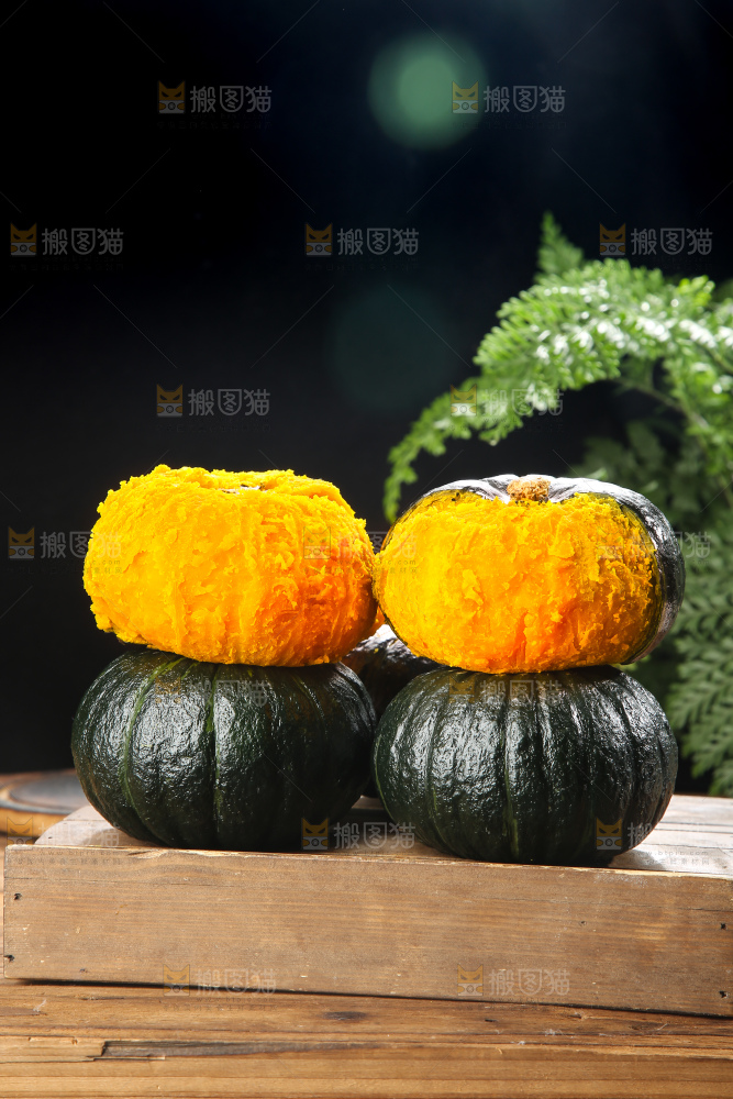 深底上的贝贝南瓜