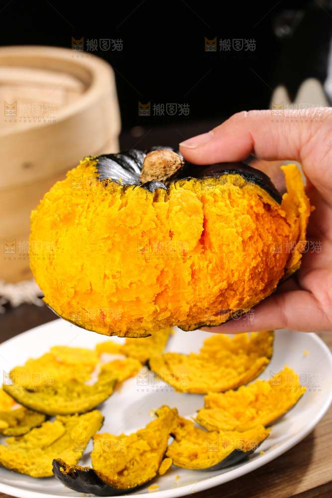 深底上的贝贝南瓜
