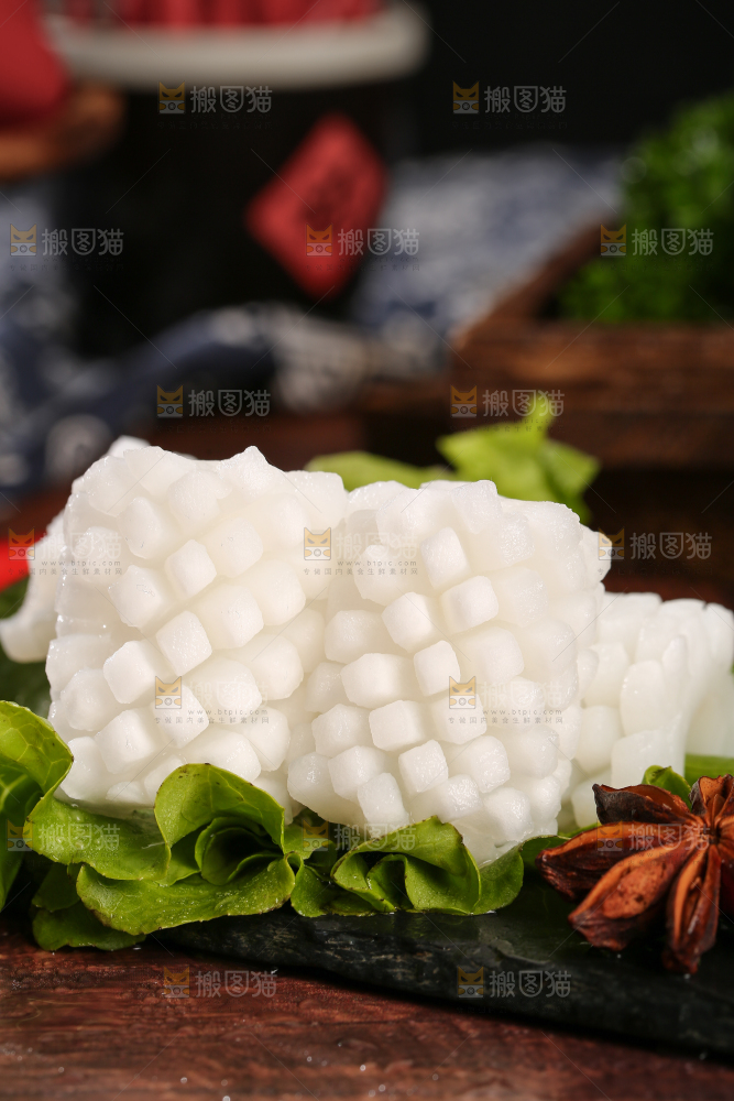 深底上的鱿鱼花