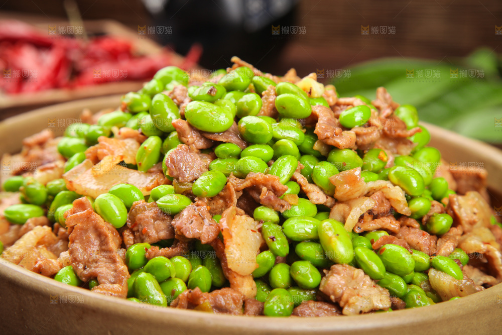 深底上的毛豆炒肉