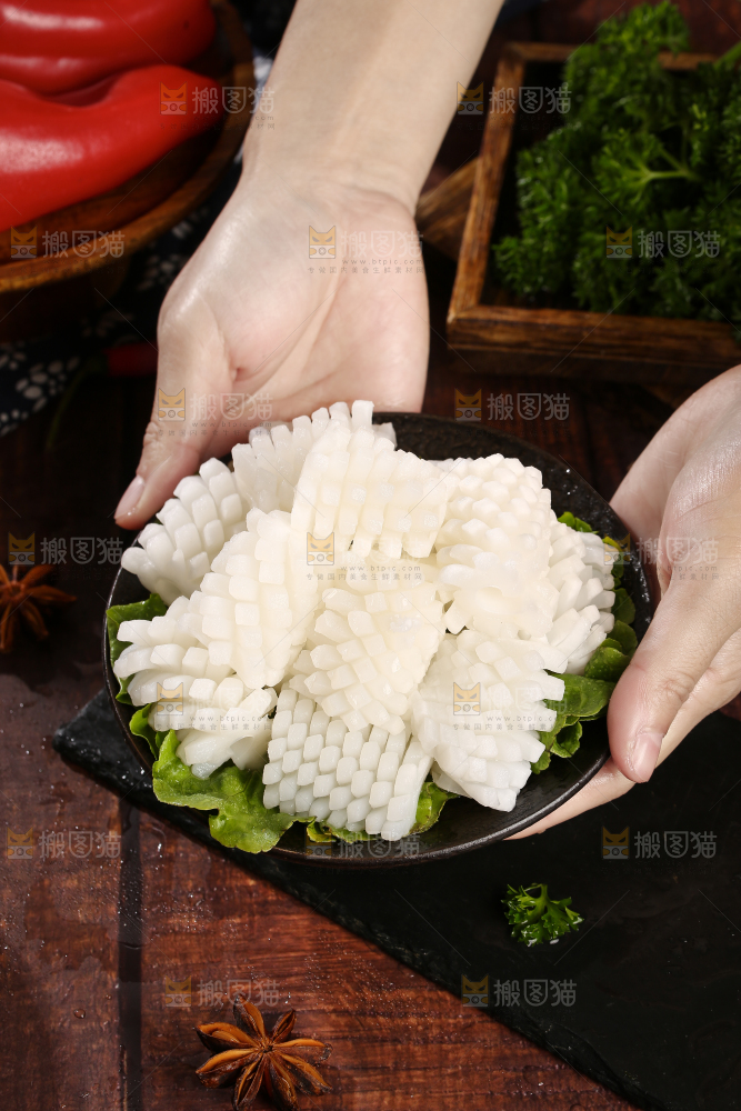 深底上的鱿鱼花