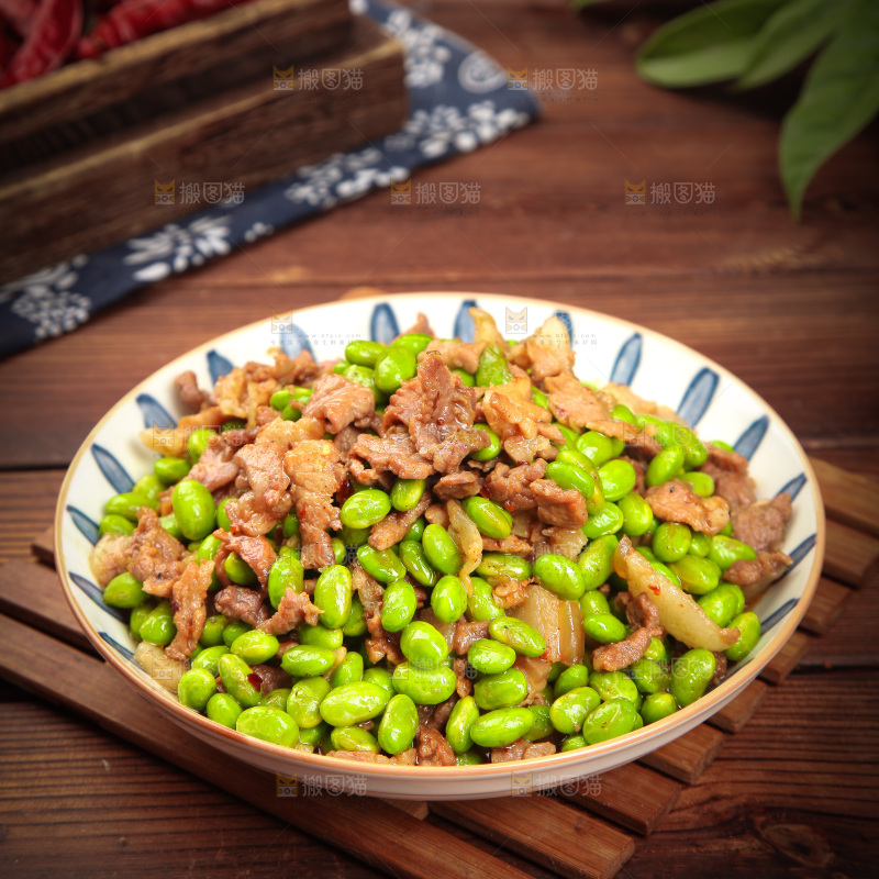 深底上的毛豆炒肉