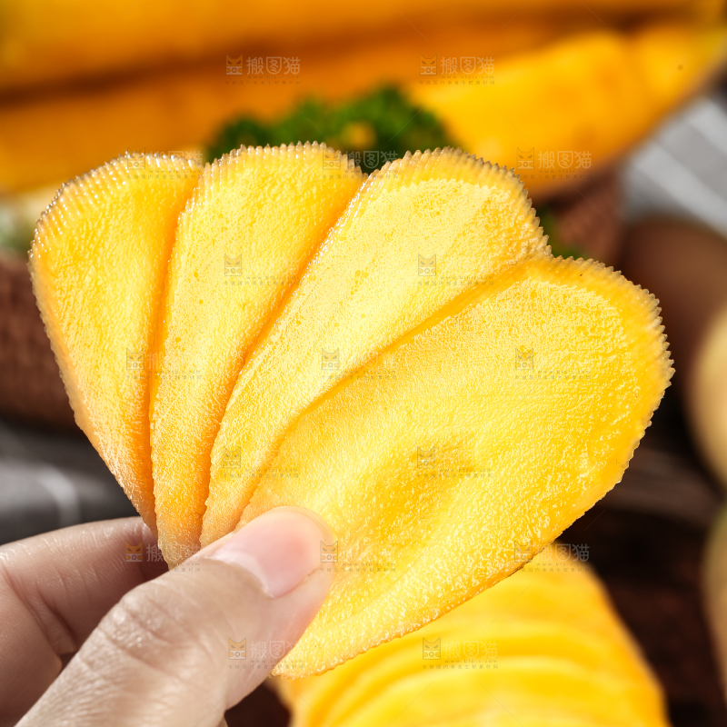 深底上的黄萝卜