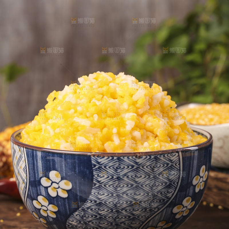 深底上的大碴粥