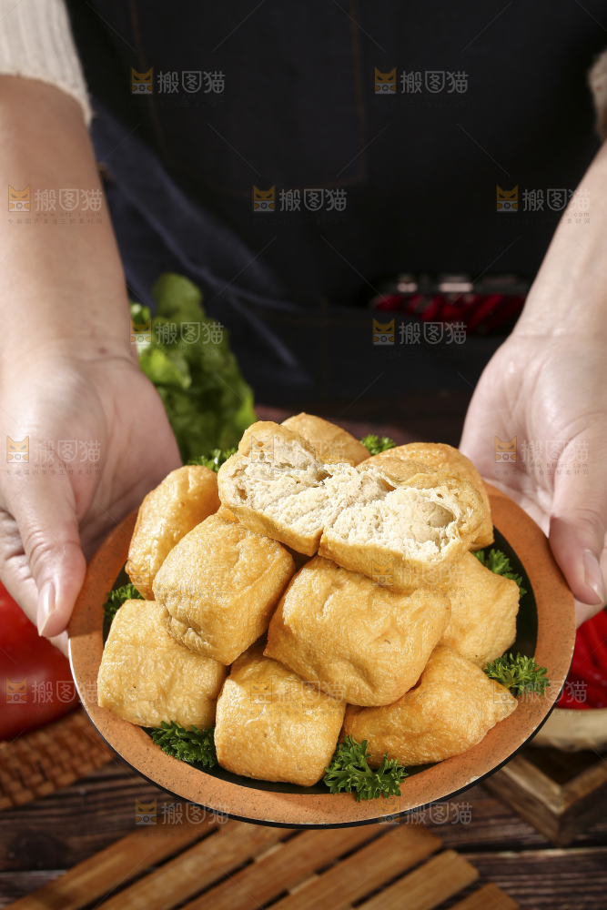 深底上的油豆腐