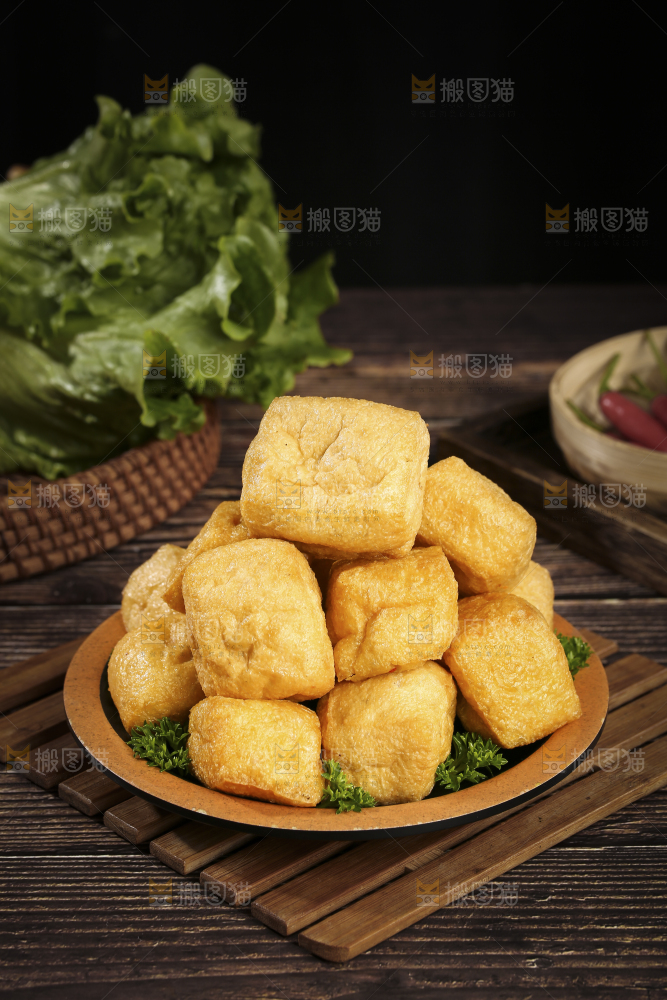 深底上的油豆腐