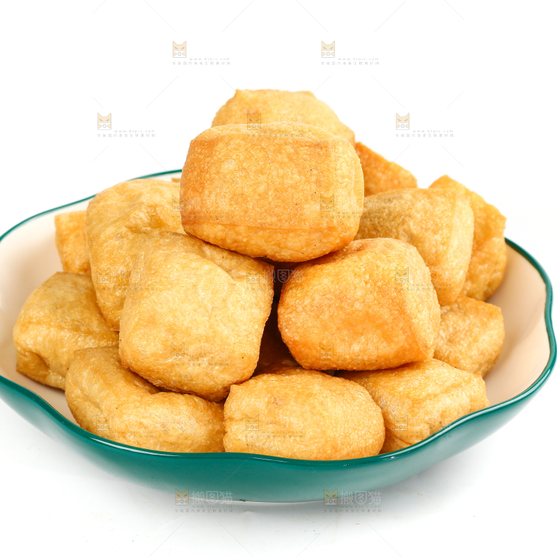白底上的油豆腐