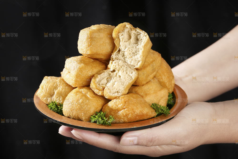 深底上的油豆腐