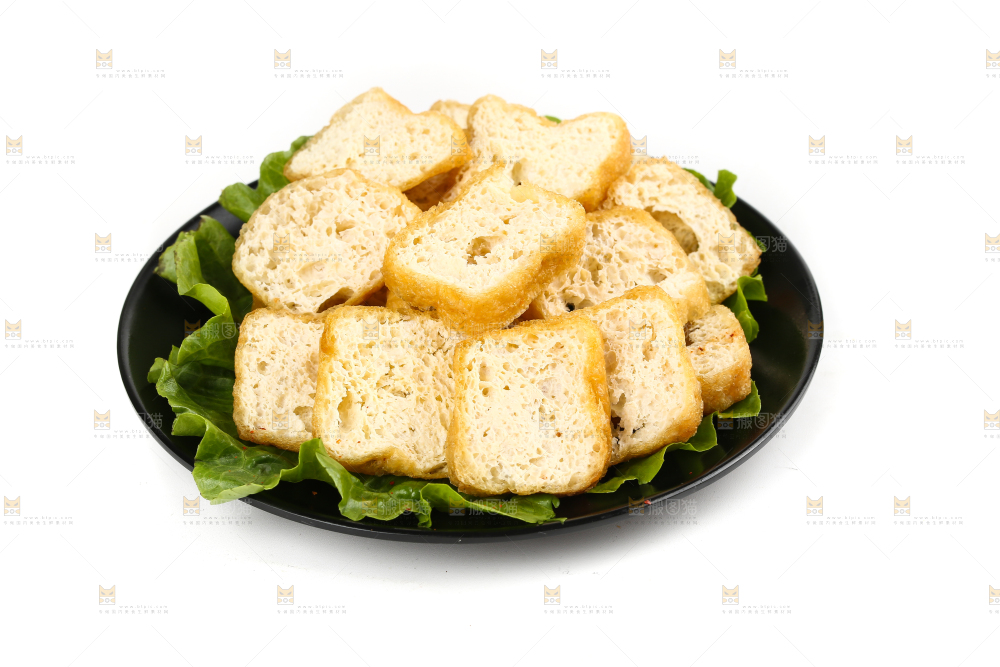 白底上的油豆腐