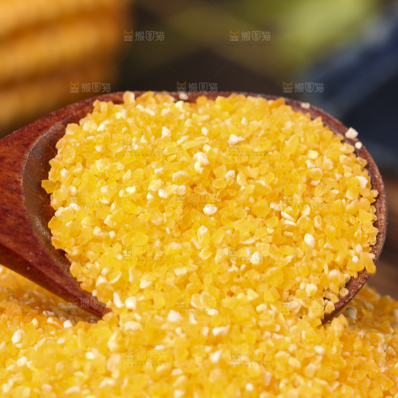 深底上的玉米碴