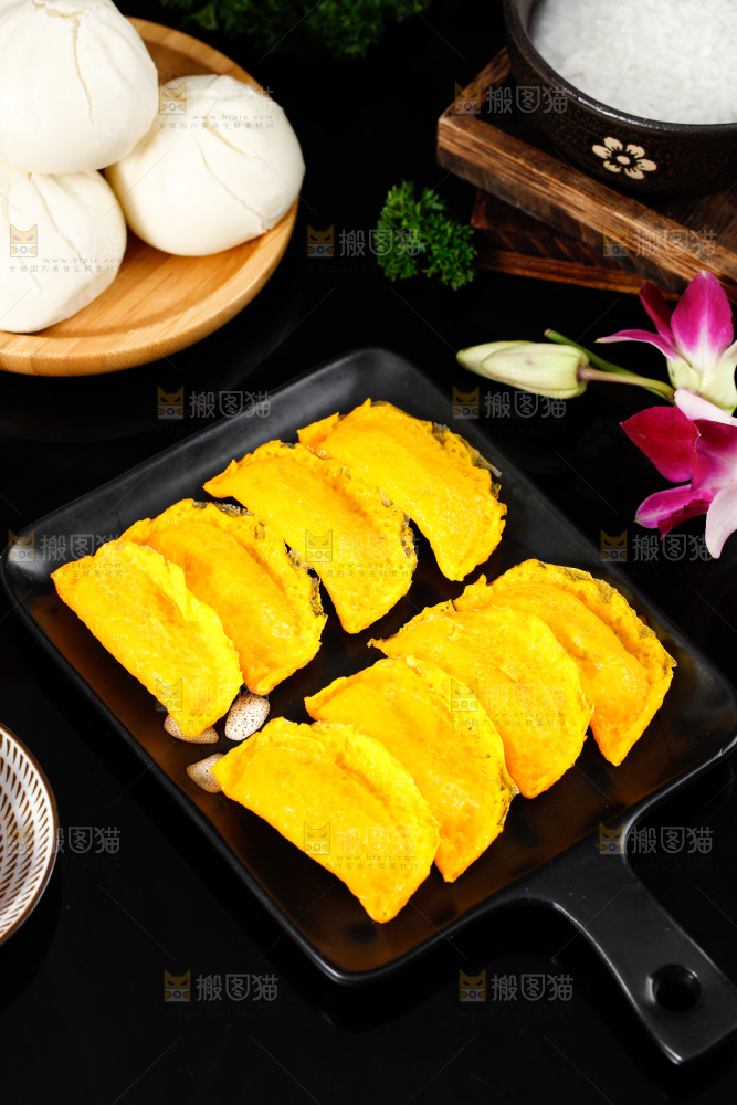 深底上的蛋饺