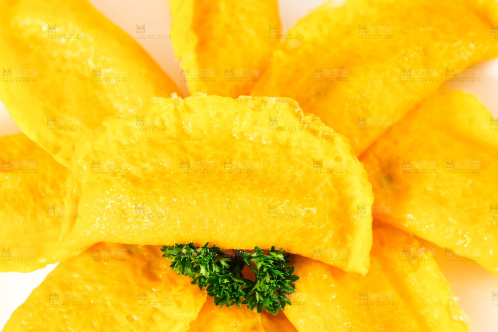 深底上的蛋饺