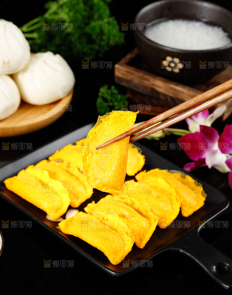 深底上的蛋饺