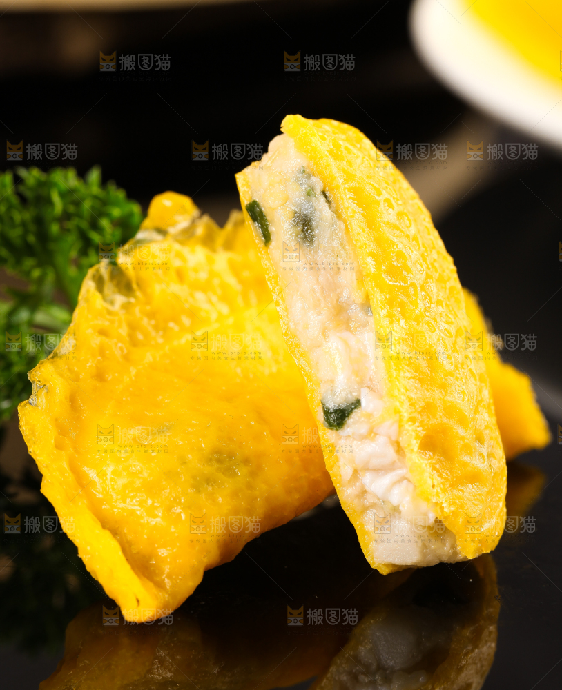 深底上的蛋饺