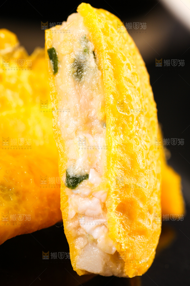 深底上的蛋饺