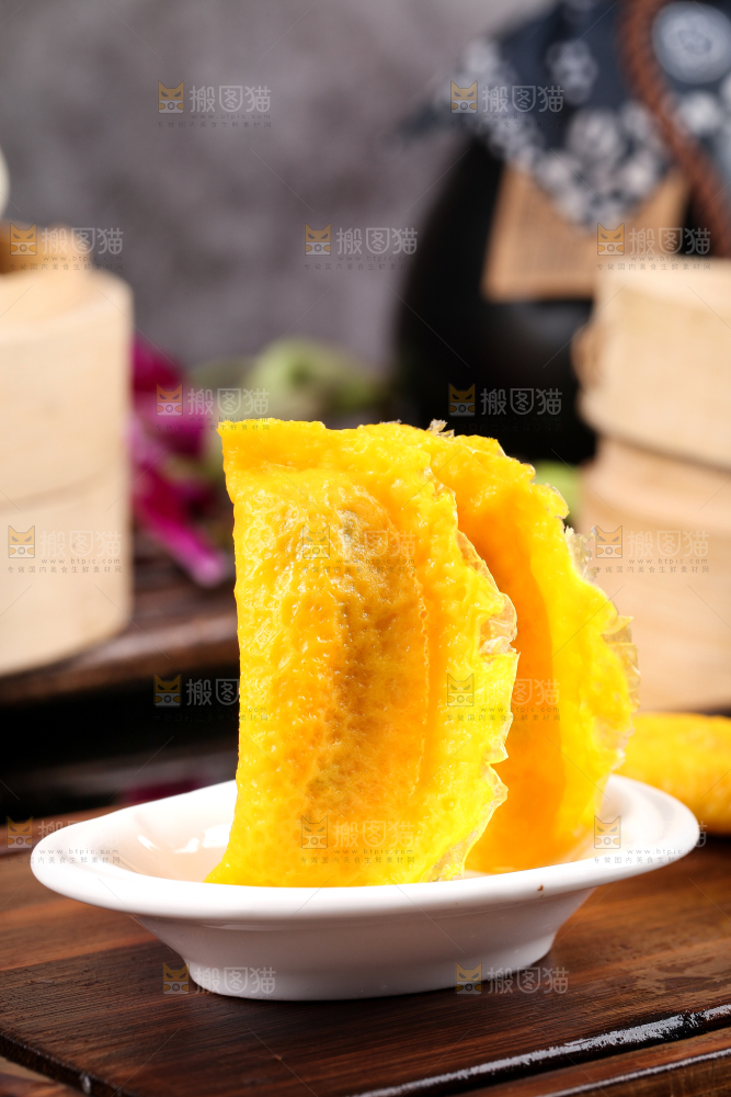深底上的蛋饺