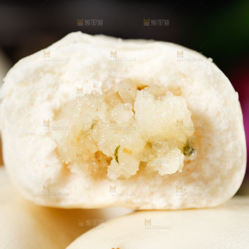 深底上的糯米卷