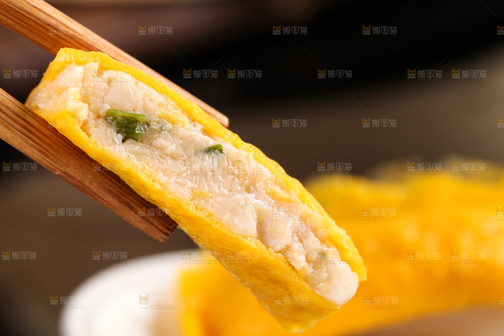 深底上的蛋饺