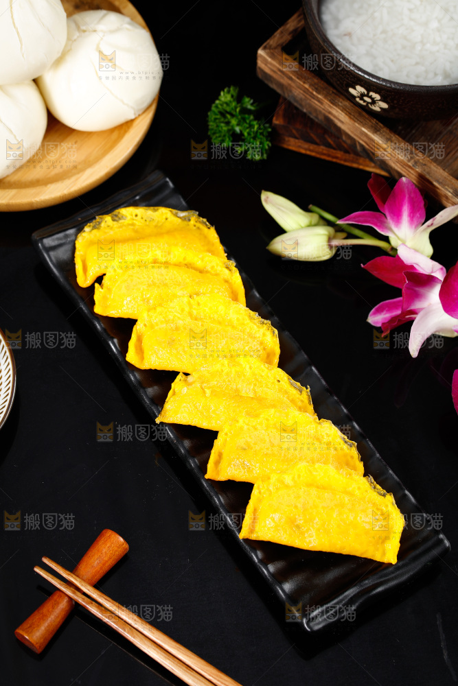 深底上的蛋饺