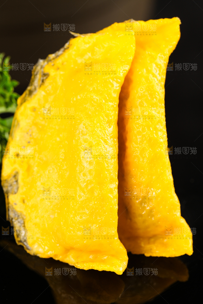 深底上的蛋饺