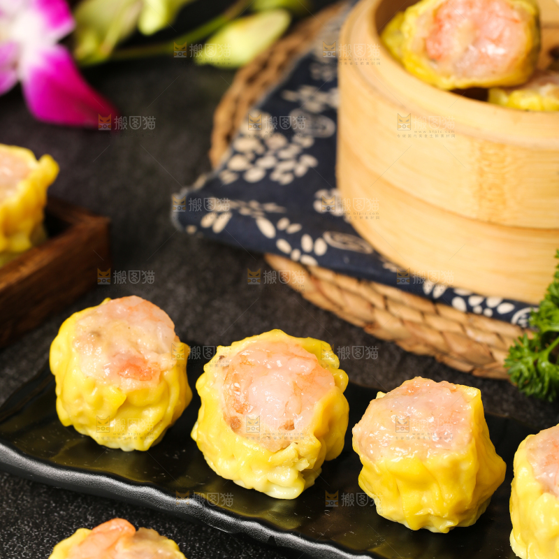 深底上的虾肉烧卖