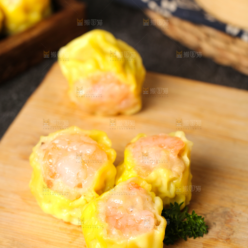 深底上的虾肉烧卖