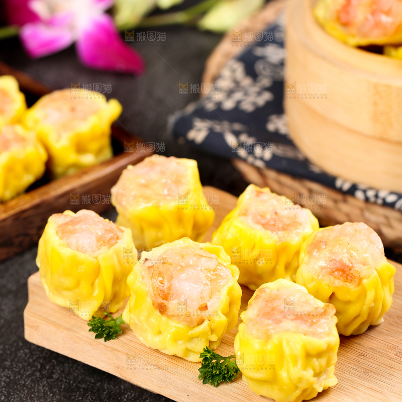 深底上的虾肉烧卖