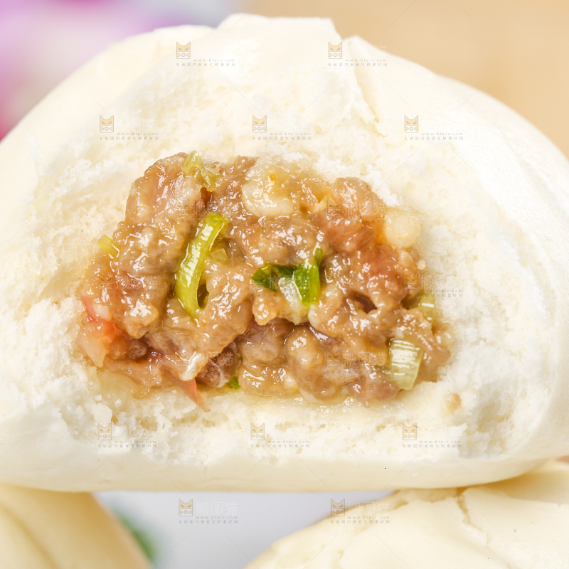 浅底上的滑肉包