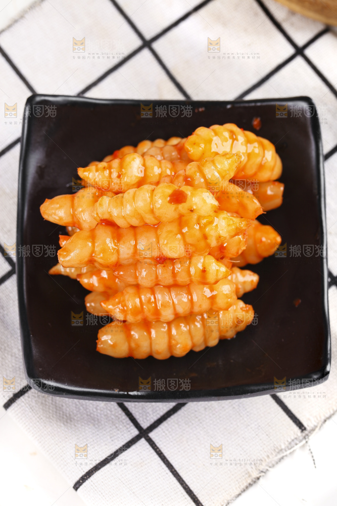 盘子里的红油宝塔菜