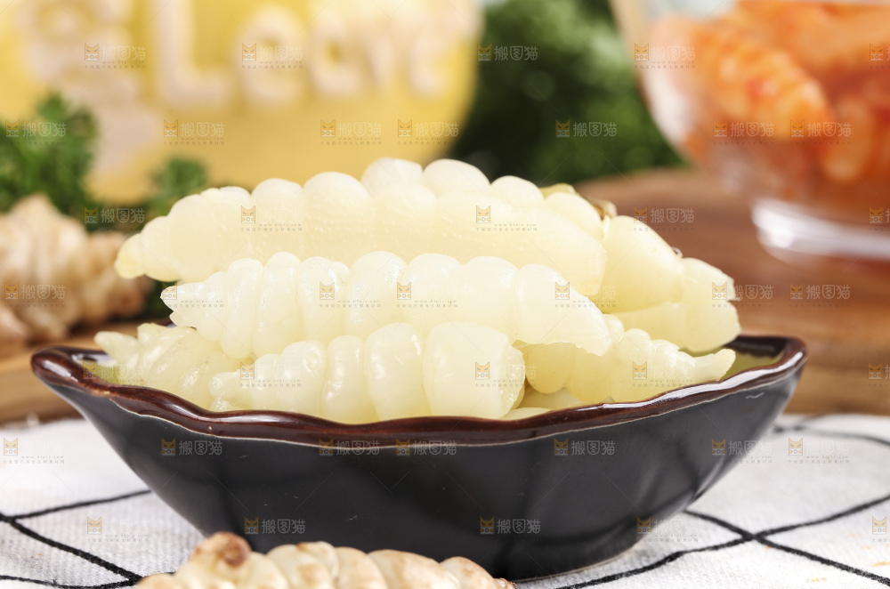 盘子里的泡椒宝塔菜