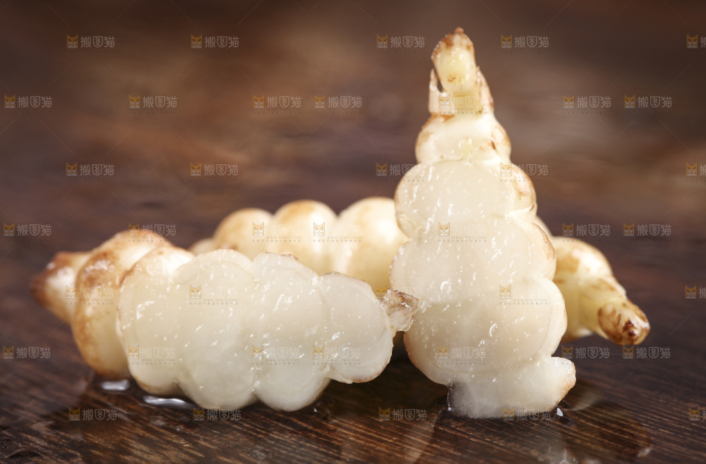 深底上的宝塔菜