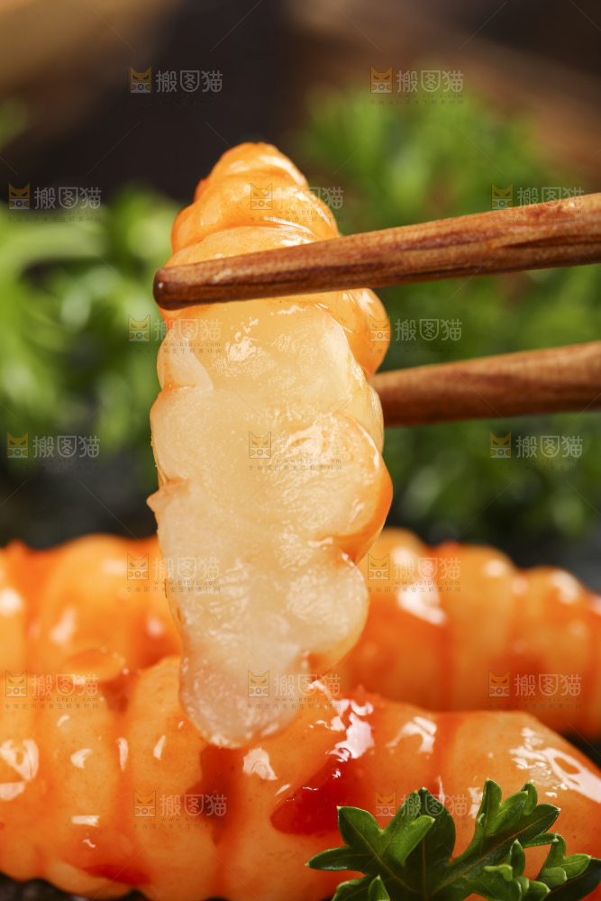盘子里的红油宝塔菜