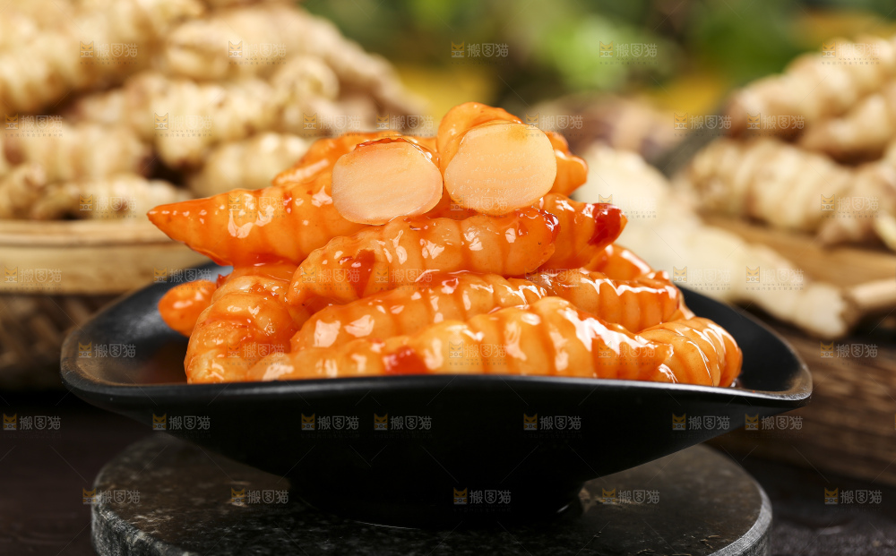 盘子里的红油宝塔菜