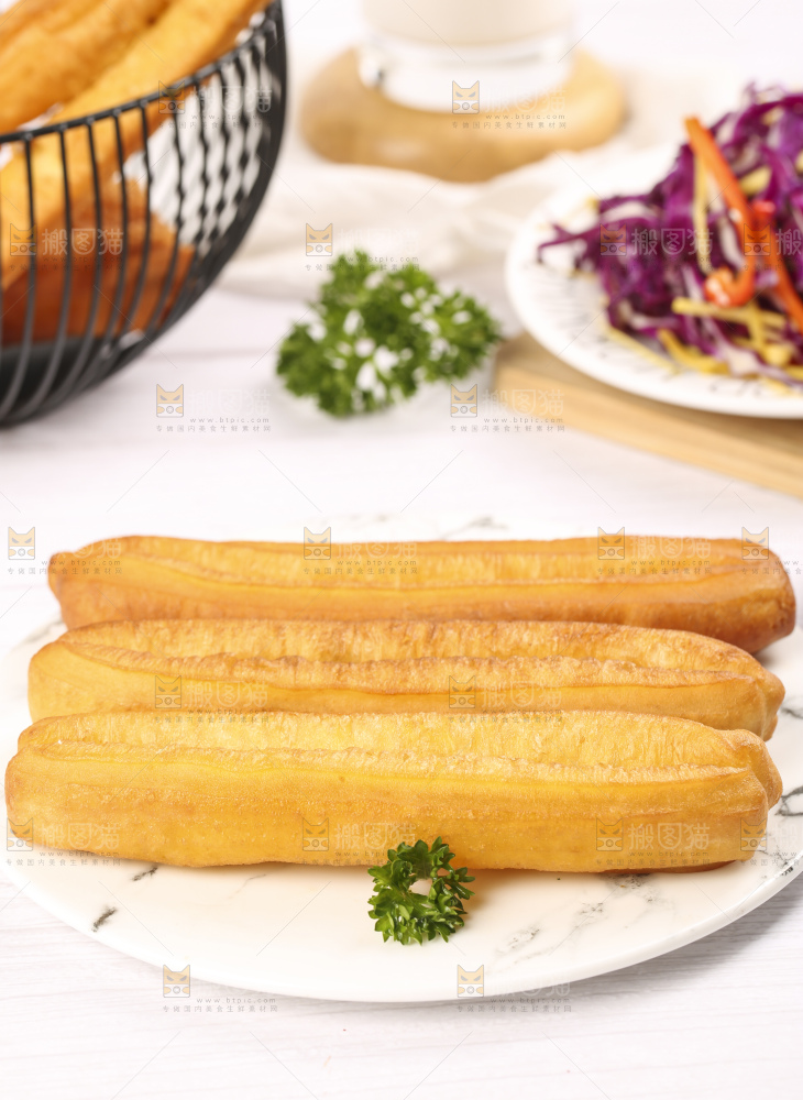 浅底上的香酥油条