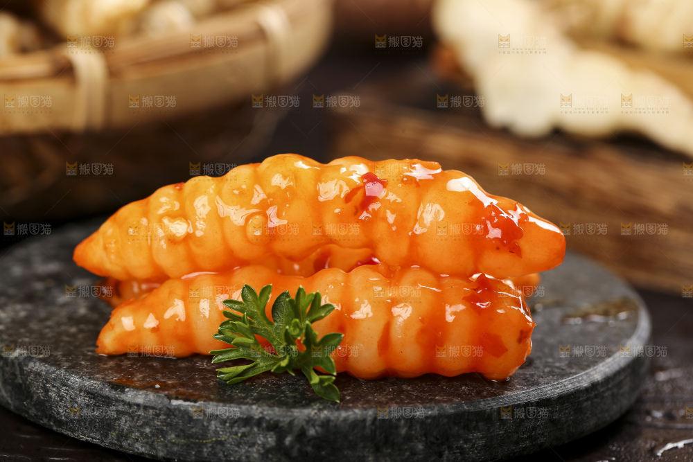 盘子里的红油宝塔菜