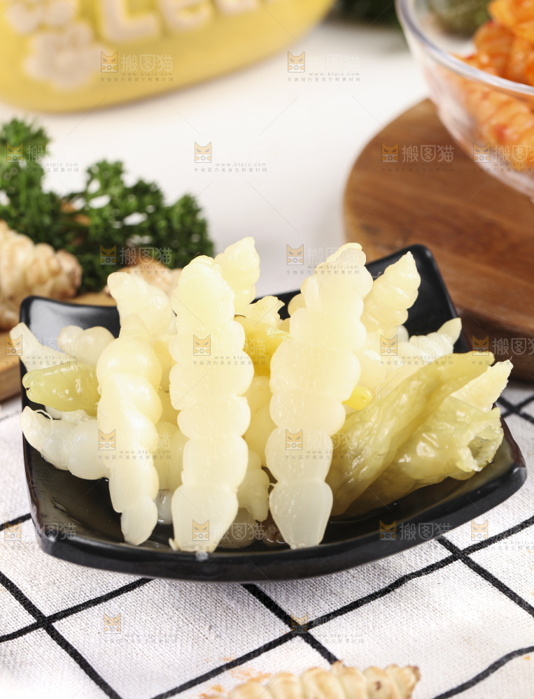 盘子里的泡椒宝塔菜