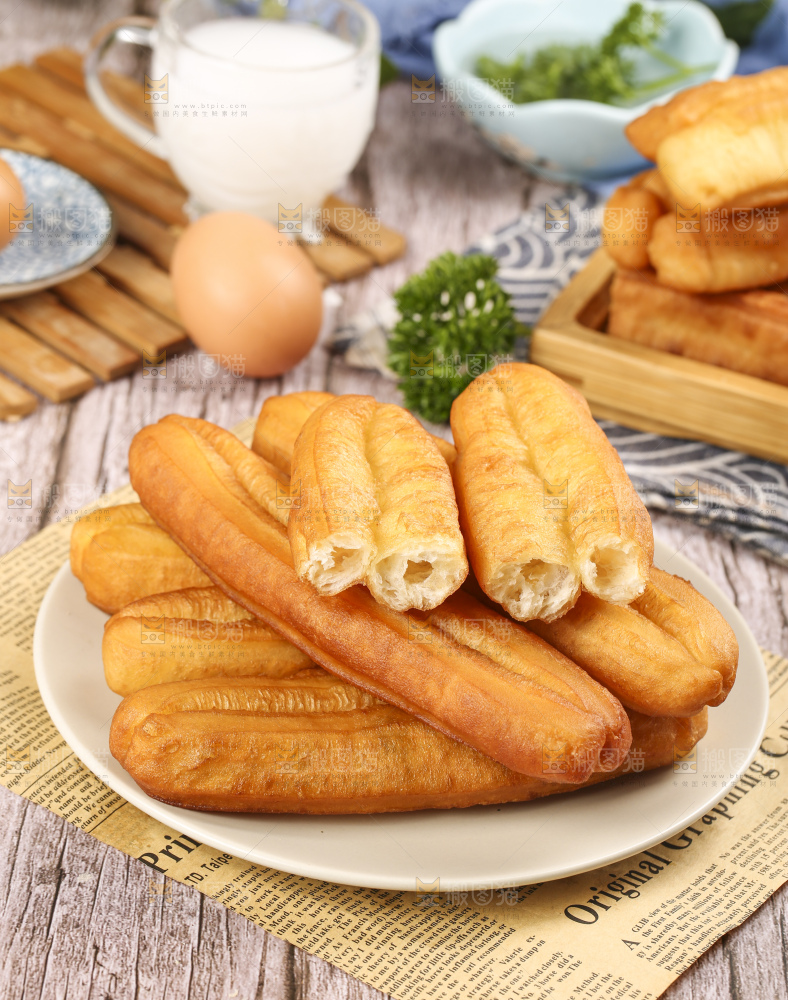 浅底上的香酥油条