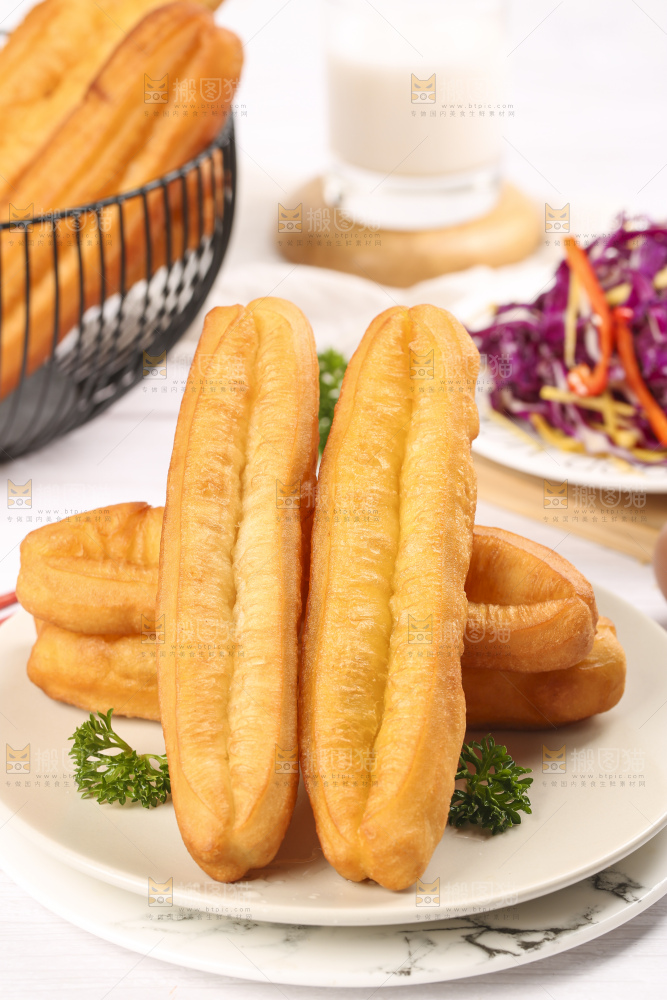 浅底上的香酥油条