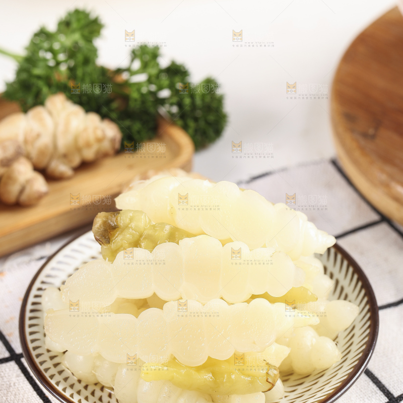 盘子里的泡椒宝塔菜