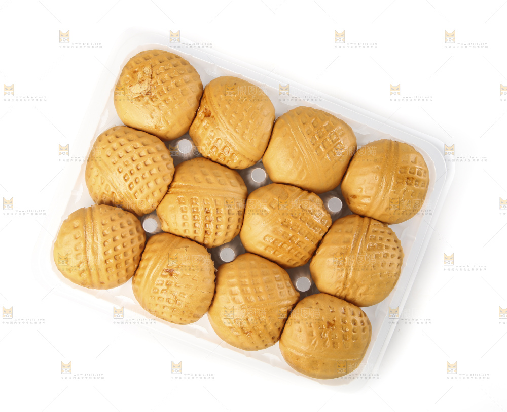 白底上的核桃包