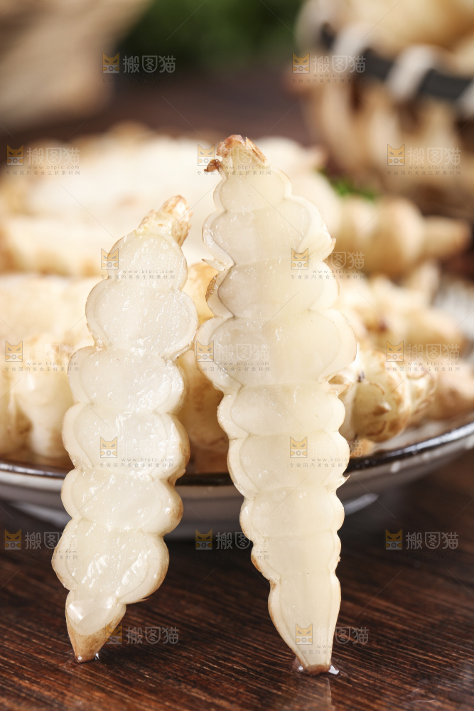 深底上的宝塔菜